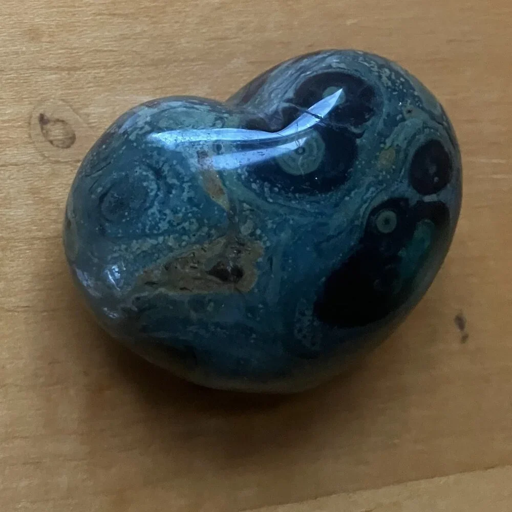 ✨ Rare Kambaba Jasper Polished Heart – Ancient Fossil Stone